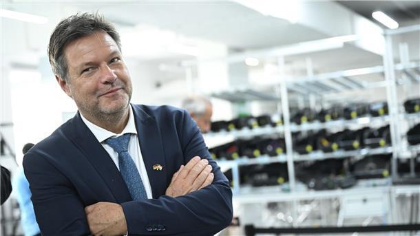 Habeck will baldige Entscheidung über Industriestrompreis Er schlägt vor, bis 2030 für energieintensive Unternehmen den Strompreis auf 6 Cent pro Kilowattstunde zu deckeln: Robert Habeck.