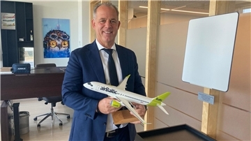 Er sieht die Flugbranche auf einem guten Weg in Richtung Klimaneutralität: Air-Baltic-Chef Martin Gauss.