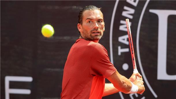 Als Hittingpartner Bälle mit Roger Federer gewechselt Ein Tennisspieler