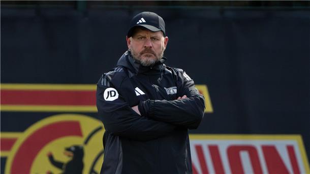 Er steht vor seinem Debüt als Trainer des 1. FC Union Berlin
