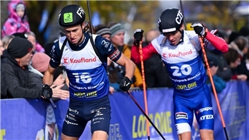 Eric Perrot (l) gewinnt das erste Loop-One-Festival. 