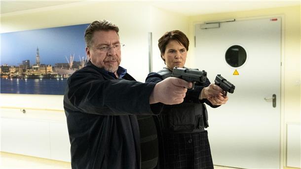 Erichsen (Armin Rohde) und Lisa (Barbara Auer) im ZDFneo-Krimi „Nachtschicht - Cash & Carry“.
