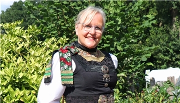 Erna Klindworth freut sich riesig auf das Trachtenfest in Zeven.