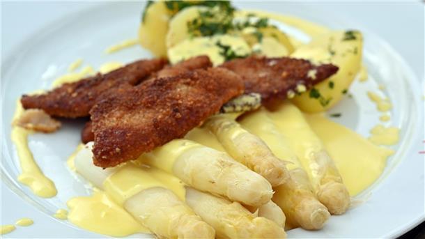 Warum die Liebe zum Spargel aussterben könnte Eröffnung der Spargelsaison auf dem Spargelhof Kutzleben. Das Stangengemüse hat wieder Hochsaison - aber wie beliebt ist es wirklich noch?