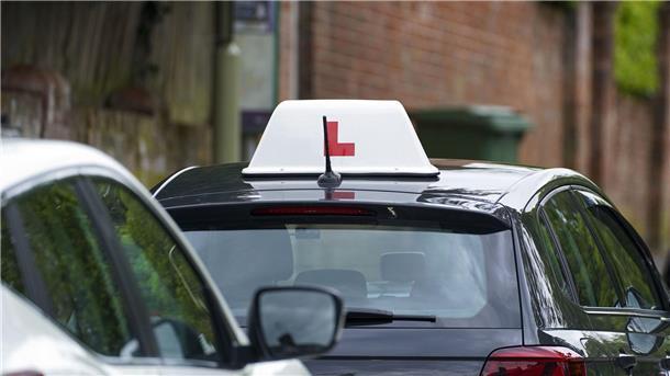 Erst im 60. Versuch hat ein Prüfling in England die theoretische Fahrprüfung gemeistert.