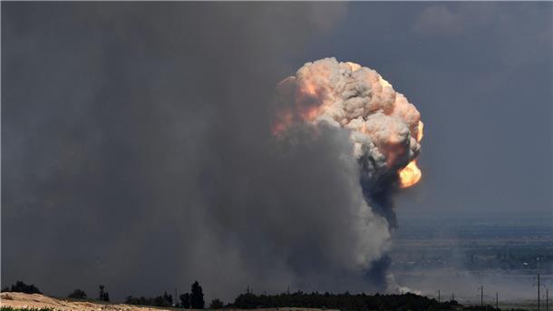 Krim: Explosionen in Munitionslager nach Drohnenangriff Erst vor wenigen Tagen sind auf der annektierten Schwarzmeer-Halbinsel Krim große Mengen Munition in die Luft geflogen.