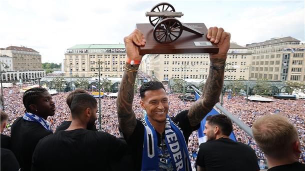 Erster Treffer für neuen Club: Der frühere HSV-Angreifer Davie Selke. 