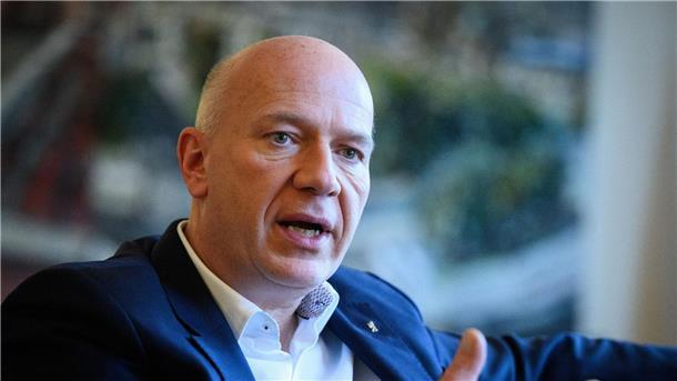 Jüdischer Student verprügelt: „Niederträchtiger Angriff“ Erwartet von den Universitätsleitungen konsequentes Vorgehen gegen Antisemitismus und aktives Eingreifen: Berlins Regierender Bürgermeister Kai Wegner.