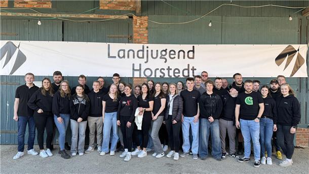 Erwiesen sich zum zehnjährigen Bestehen als gute und engagierte Gastgeber: die Mitglieder der Horstedter Landjugend.