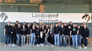 Erwiesen sich zum zehnjährigen Bestehen als gute und engagierte Gastgeber: die Mitglieder der Horstedter Landjugend.