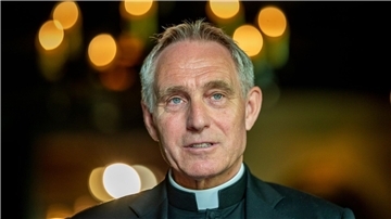Erzbischof Georg Gänswein hat ein Buch veröffentlicht.
