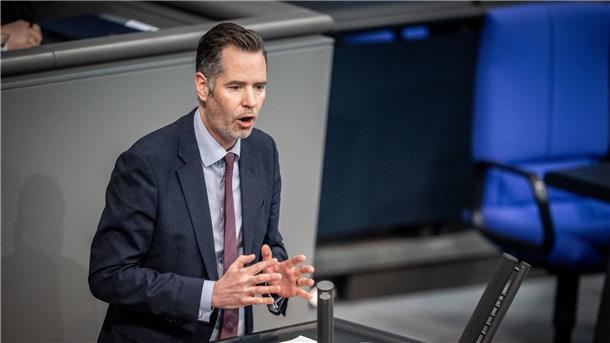 FDP-Fraktionschef Dürr: Soli schrittweise abschmelzen Es brauche nun Steuerentlastungen auf breiter Front, so FDP-Fraktionschef Christian Dürr.