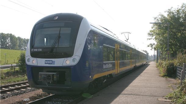 Es gab Probleme auf der Bahnstrecke zwischen Bremerhaven und Bremen. Bei den Fahrgästen waren auch am Dienstag starke Nerven gefragt.