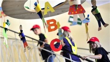Es gibt immer mehr Kinder, die aufgrund von Defiziten in Bereichen wie Sprache, Motorik oder Konzentration Schwierigkeiten haben, in der Grundschule mitzukommen.