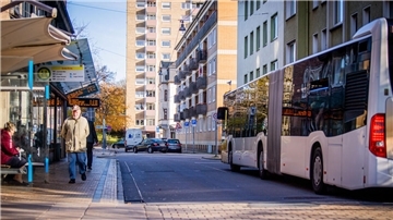 Blick auf Haltestelle
