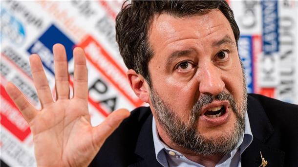 Tausende Migranten auf Lampedusa: Anspannung und Erschöpfung „Es ist keine spontane Episode, sie ist offensichtlich organisiert, finanziert und vorbereitet“: Italiens Vize-Regierungschef Matteo Salvini.