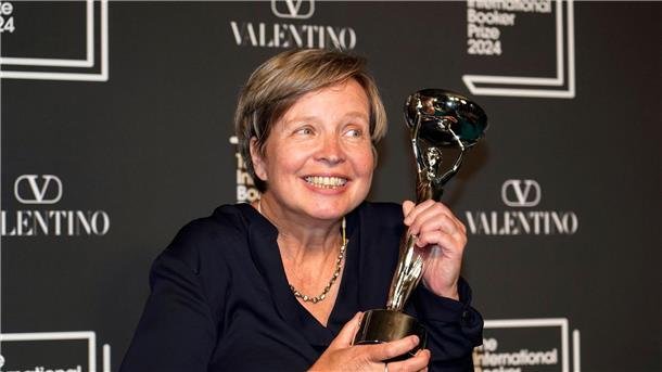 Es ist nicht Jenny Erpenbecks erster Preis: Wegen der vielen Auszeichnungen für ihre Romane gilt sie als eine der bedeutendsten deutschsprachigen Schriftstellerinnen.