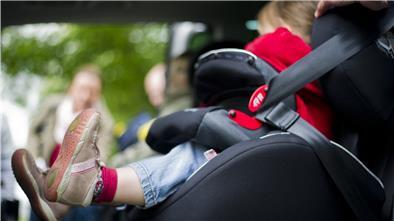Es sind solche sogenannten Kinderschalen für Kinder unter 15 Kilo, die immer wieder für Ärger zwischen Taxifahrern und Eltern sorgen.