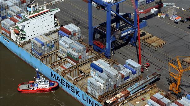 Wenn das Schicksal brutal im Hafen zuschlägt Es sind Unfälle wie diese, die den Hafenkapitän immer noch bewegen: Vor fünf Jahren krachte der Ausleger einer Containerbrücke in die "Maersk Karachi".