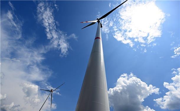Es soll hoch hinausgehen mit der Windkraft im Kreis Cuxhaven. Knapp 7000 Hektar sollen für Windparks reserviert werden, auf den meisten Flächen werden 200 Meter hohe Wind-Riesen stehen.