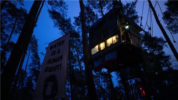 Etliche der Aktivisten waren auch schon bei Protestaktionen im Hambacher Forst oder im Braunkohle-Dorf Lützerath dabei.