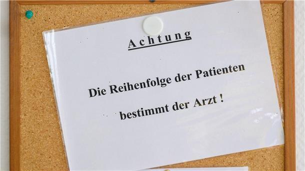 Patienten-Stiftung fordert Prüfungen deutscher Arztpraxen Eugen Brysch, Vorstand der Deutschen Stiftung Patientenschutz, fordert, „Qualität und Erreichbarkeit der Praxen endlich extern zu überprüfen“.