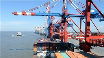 Eurogate rechnet für seine Containerterminals ab dem Monatsende mit starken Einbrüchen.