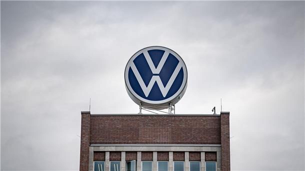 VW plant Elektro-Transporterfamilie ab 2028 Europas größter Autobauer Volkswagen bereitet seine Belegschaft auf Einschnitte auch beim Personal vor.