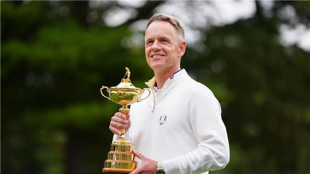 Golf-Show und Trump-Besuch: Wichtiges zum 45. Ryder Cup Europas Team-Kapitän Luke Donald mit der Ryder-Cup-Trophäe.