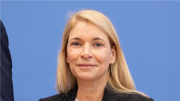 Neue Chefin soll vieles bei der Bahn ändern Evelyn Palla soll die Chefin der Deutschen Bahn werden und steht damit als erste Frau an der Spitze des Unternehmens.