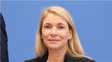 Evelyn Palla soll die Chefin der Deutschen Bahn werden und steht damit als erste Frau an der Spitze des Unternehmens.