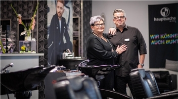Evelyn und Andre Albers führen in ihrem Salon an der Georgstraße die Vier-Tage-Woche ein. 
