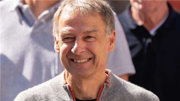 Klinsmann als Tschechien-Coach? - Verbandschef zurückhaltend Ex-Bundestrainer Jürgen Klinsmann wird mit dem vakanten Nationaltrainer-Posten in Tschechien in Verbindung gebracht. (Archivbild)