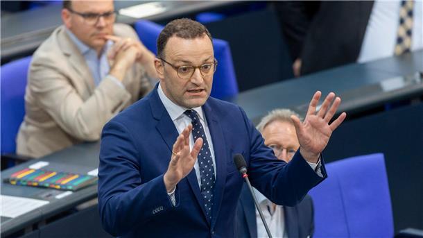 Lauterbach: Corona-Maßnahmen mehr als begründet Ex-Gesundheitsminister Spahn (CDU) ist für die Einsetzung einer Enquetekommission zur Aufarbeitung der Corona-Zeit. (Archivbild)