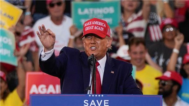 Ex-US-Präsident Donald Trump spricht bei einer Wahlkampfveranstaltung von Senator Marco Rubio in Miami.