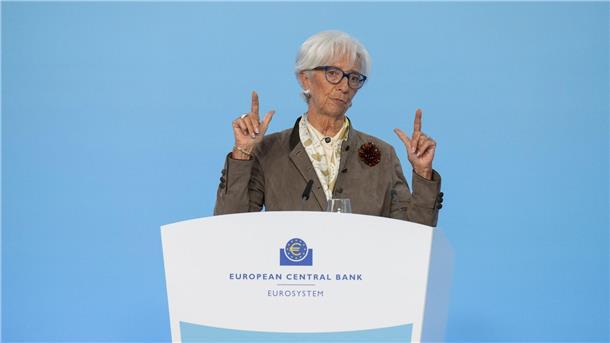EZB-Präsidentin Lagarde vermeidet Kommentare zu Frankreich, stellt aber klar: Notfalls habe die Notenbank Instrumente in ihrem Werkzeugkasten.