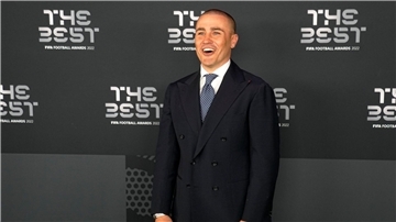 Fabio Cannavaro trainiert künftig die Fußballer Usbekistans.