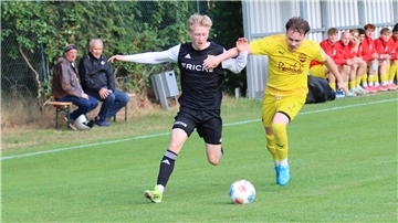 Fabio Gerke, hier bei den Elsdorfer Pokalwochen im Spiel gegen Rotenburg, zog sich beim Training einen Kreuzbandriss zu und wird in den nächsten Monaten ausfallen.