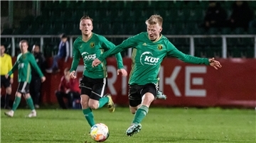 Fabio Gerke, im Hintergrund Christo Stergioulas,