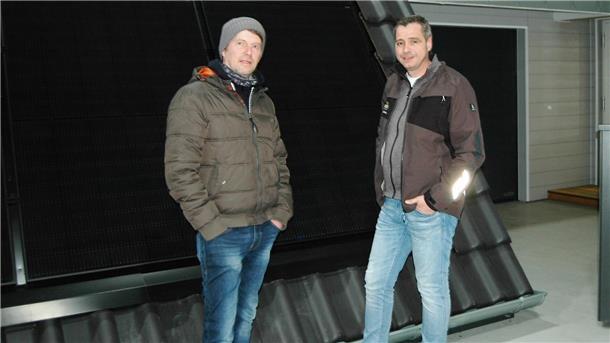 Sonnenschein und Schneegestöber begleiten Gewerbeschau in Heeslingen Fachsimpelei über Photovoltaik in der Zimmerei Beneke