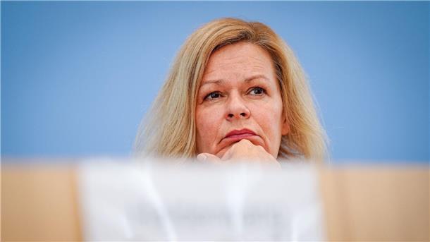 Faeser will „islamistische Gefährder konsequent ausweisen und abschieben“.