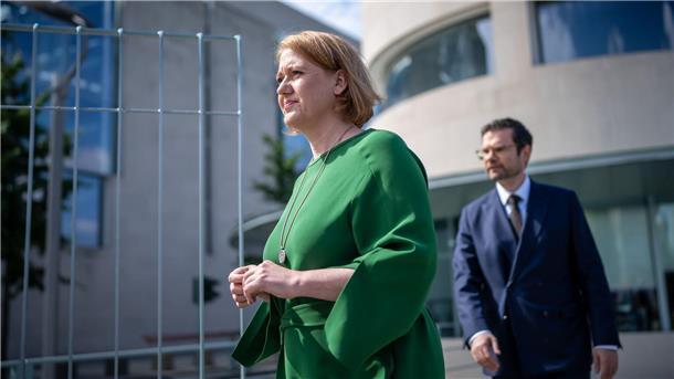 Kabinett bringt Selbstbestimmungsgesetz auf den Weg Familienministerin Lisa Paus (Grüne) und Justizminister Marco Buschmann (FDP) geben nach der Kabinettssitzung ein Pressestatement zum Selbstbestimmungsgesetz ab.