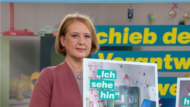 Erwachsene müssen Kinder vor sexueller Gewalt schützen Familienministerin Lisa Paus stellte die Kampagne der Aktionswoche zum Schutz von Kindern und Jugendlichen vor.