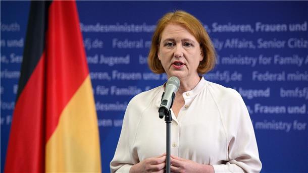 Paus und Länder kämpfen um Milliarden für Kita-Förderung Familienministerin Lisa Paus stellte in Berlin Empfehlungen gegen den Fachkräftemangel in Kitas vor.
