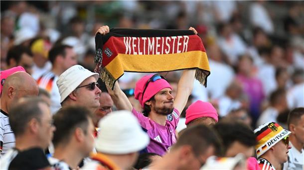 Fans und Nationalmannschaft halten wieder zusammen. 