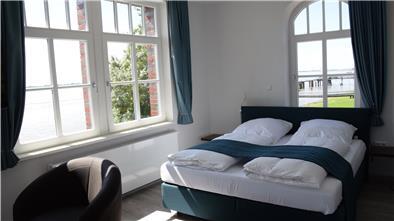 Fantastischer Blick: Vom Hotelzimmer aus kann man auf die Weser schauen.
