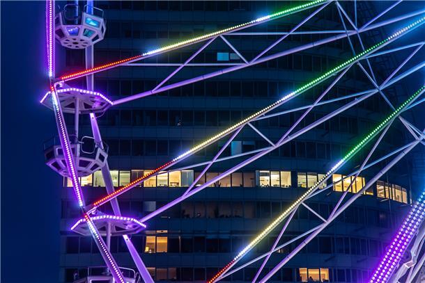 So magisch fotografieren unsere Influencer die Maritimen Tage Faszination Riesenrad bei Nacht.