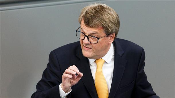 FDP: Heizungsgesetz kann auch bei Verzögerung 2024 greifen FDP-Politiker Reinhard Houben während einer Rede im Deutschen Bundestag.