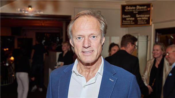 Gerhard Delling zieht öfter mal den Stecker Fernsehmoderator Gerhard Delling spart „aus Überzeugung.“
