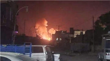 Feuer und Rauch nach einem Luftangriff in der Nähe von Sanaa im Jemen.